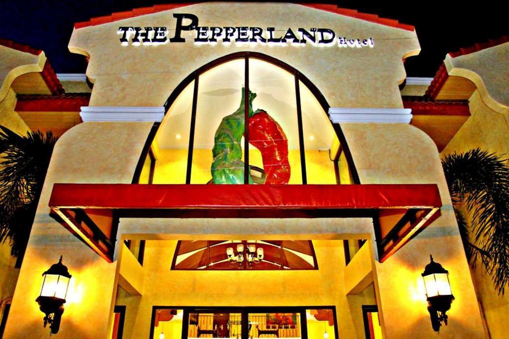 The Pepperland Hotel 레가스피 외부 사진